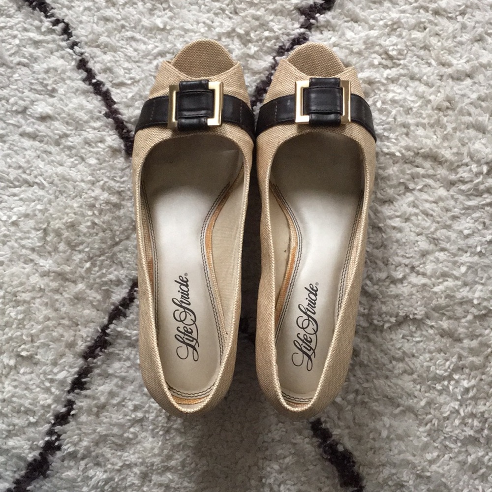 Peep-toe small heel tan and brown shoes